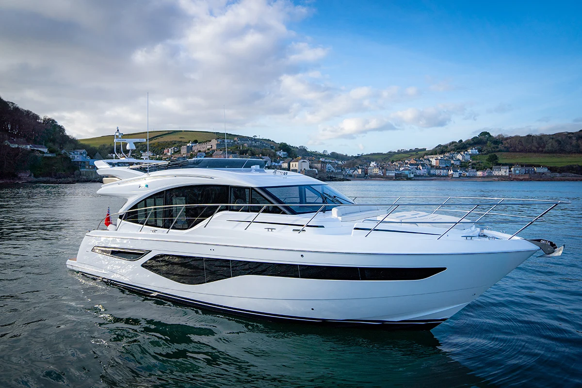 Luxury Yacht Wide Hero Image